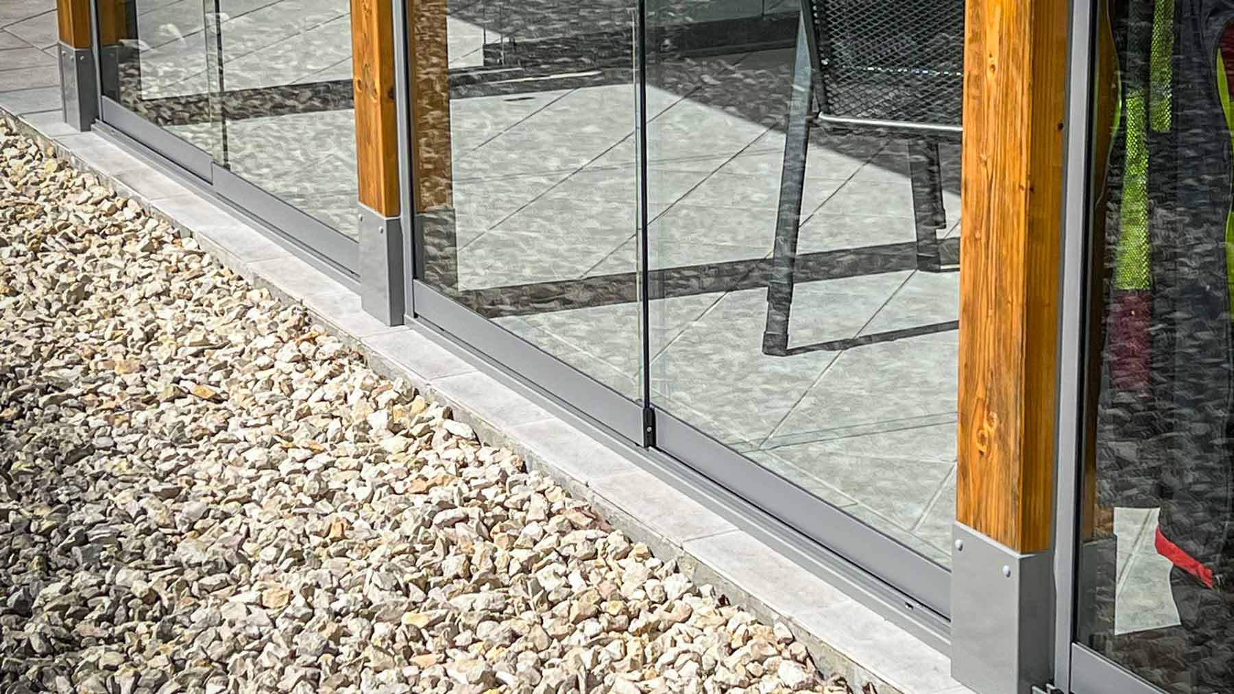 Ganzglas-Schiebeanlage für überdachte Terrassn und Freisitze